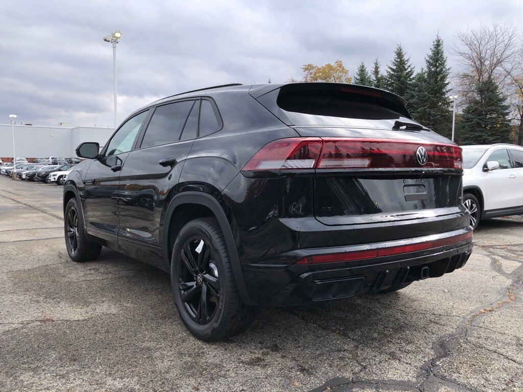 New 2026 Volkswagen Atlas Cross Sport 2.0T SEL R-Line Black SUV