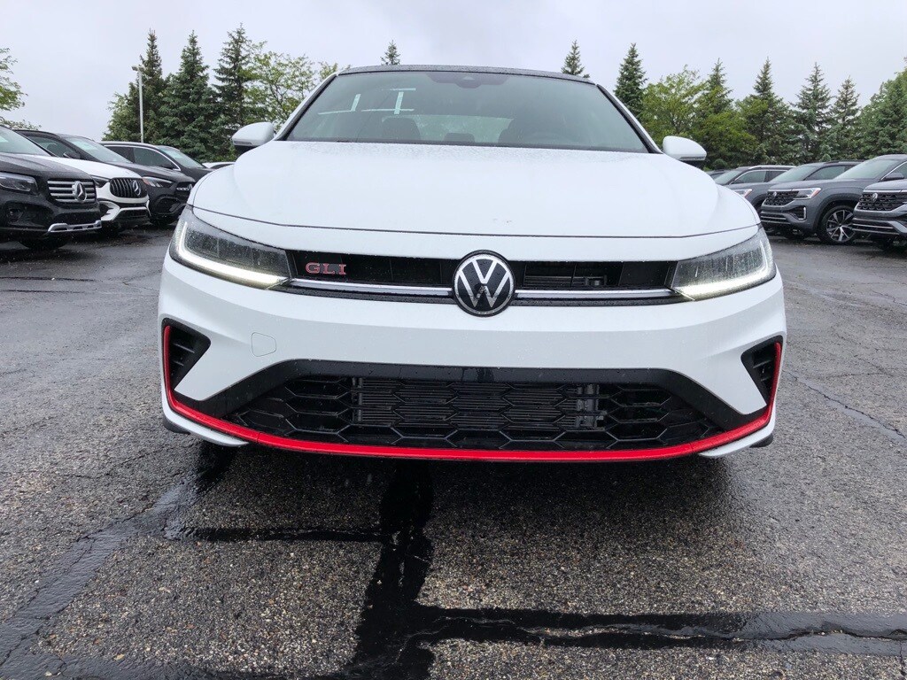 2025 Volkswagen Jetta GLI Autobahn photo 2
