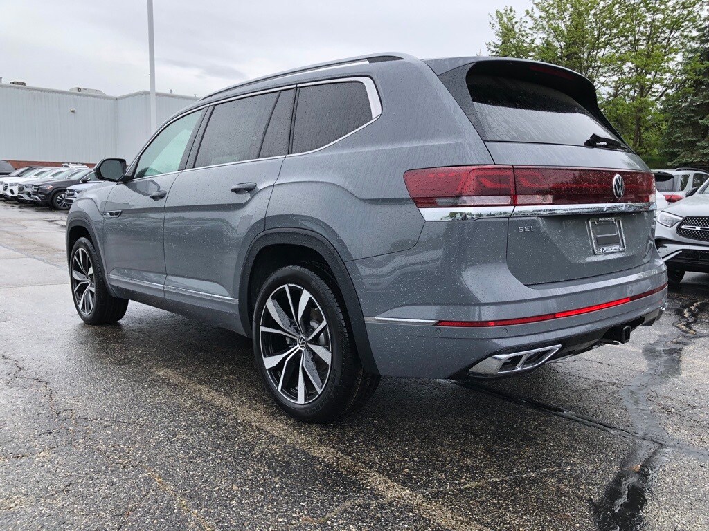 2025 Volkswagen Atlas SEL Premium R-Line photo 4