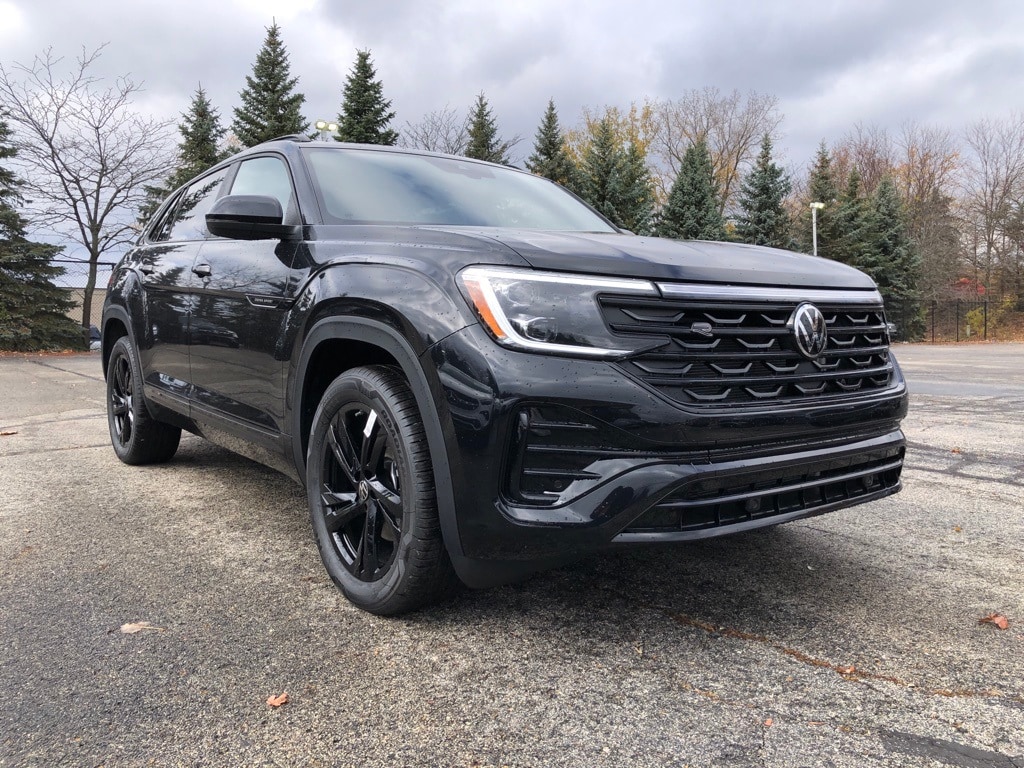 2026 Volkswagen Atlas Cross Sport SEL R-Line's photo