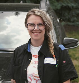 Staff member Sarah Craft from ID_04121e