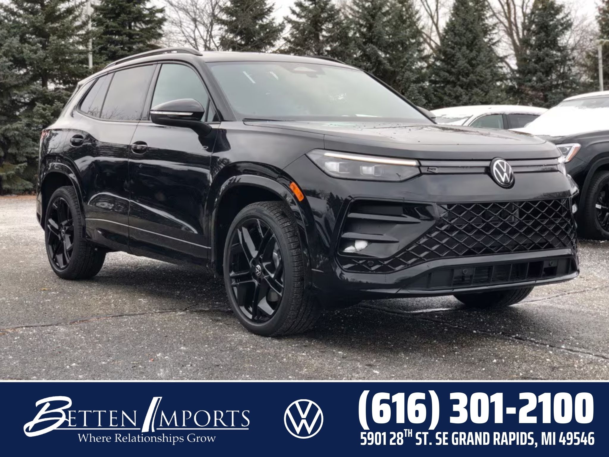 2026 Volkswagen Tiguan SE R-LINE BLACK's photo