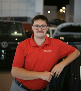 Staff member Justin Schmidt from ID_ba4d4e1de973