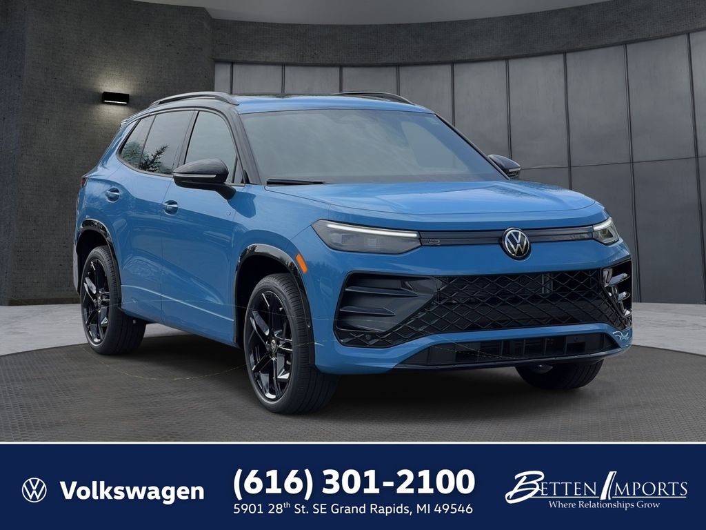 2026 Volkswagen Tiguan 2.0T SE R-Line Black 4Motion's photo