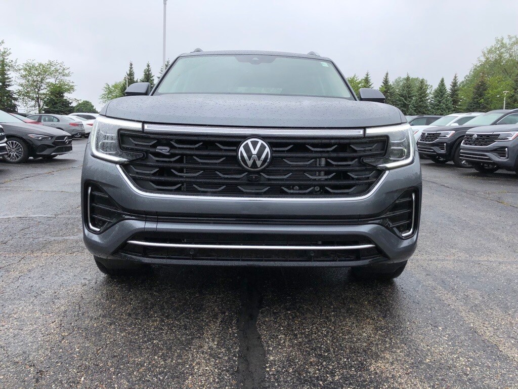 2025 Volkswagen Atlas SEL Premium R-Line photo 2