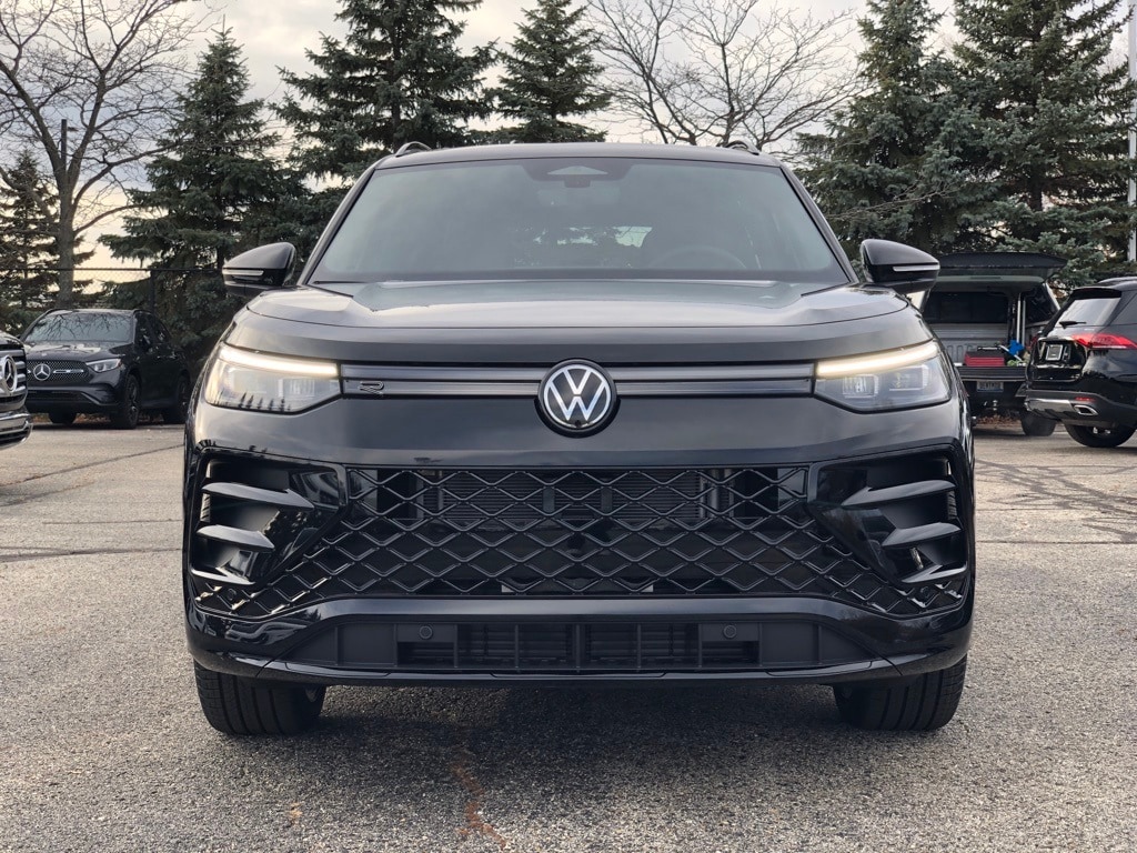 New 2026 Volkswagen Tiguan 2.0T SE R-Line Black SUV