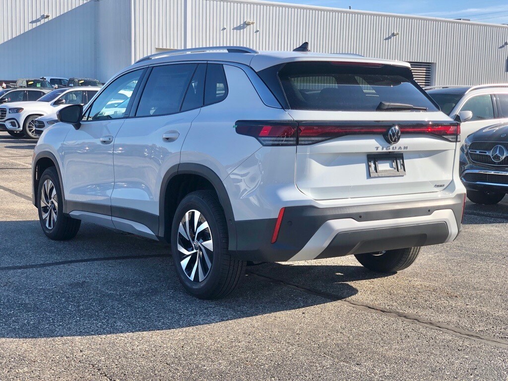 2026 Volkswagen Tiguan S photo 3