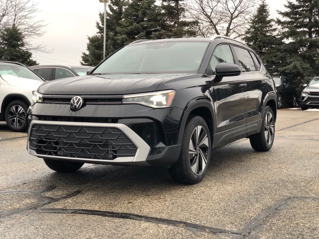 New 2026 Volkswagen Taos 1.5T SE SUV