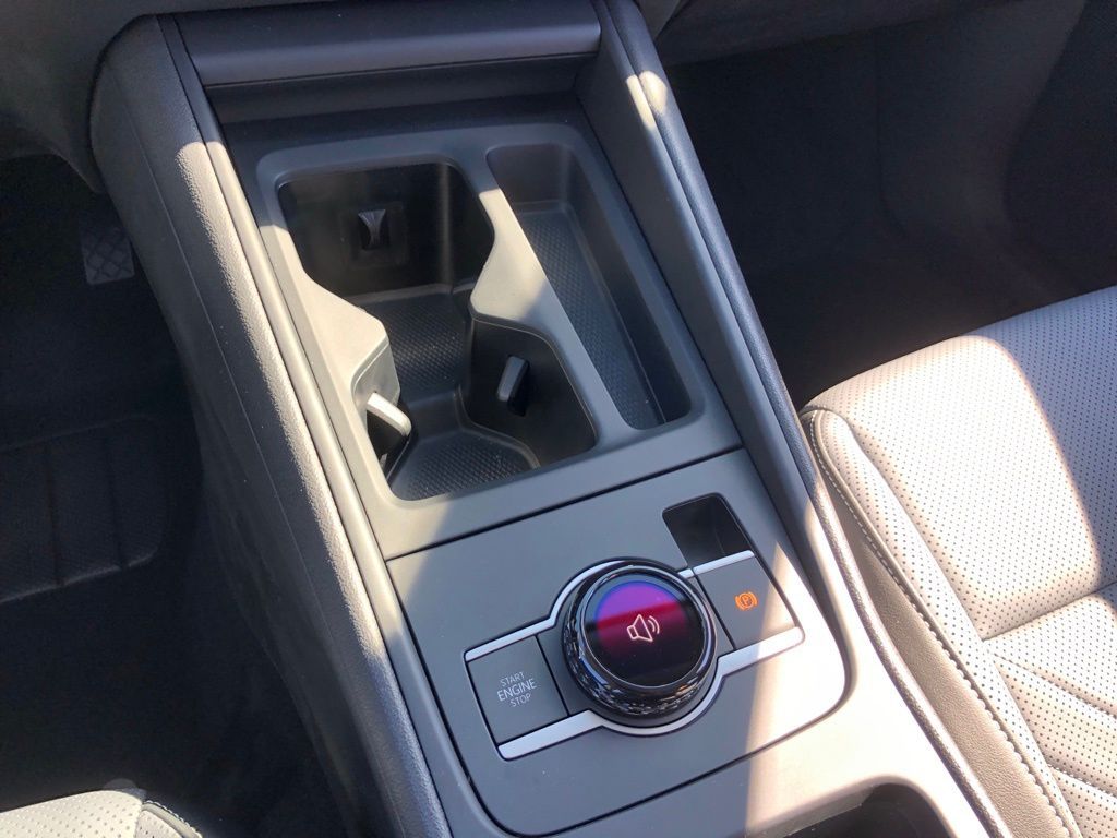 2025 Volkswagen Tiguan SE - Photo 23