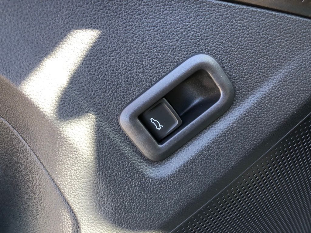 2025 Volkswagen Tiguan SE - Photo 6