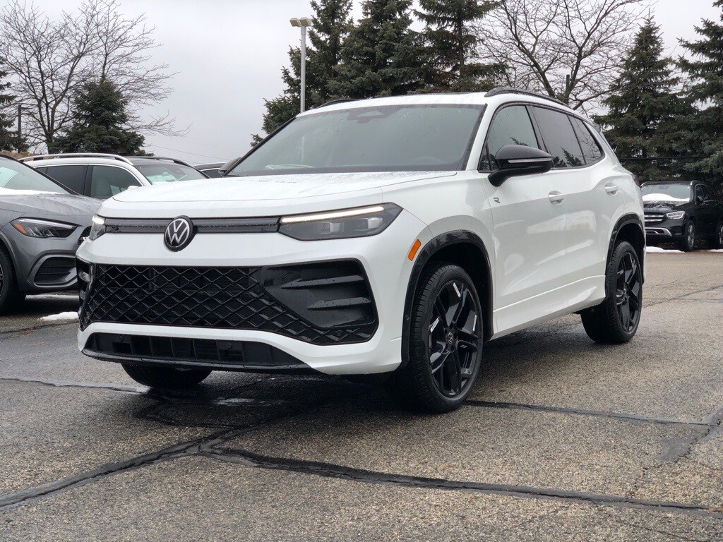 New 2026 Volkswagen Tiguan 2.0T SE R-Line Black SUV