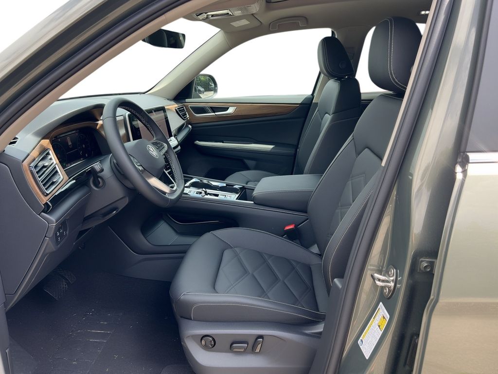 2026 Volkswagen Atlas SE w/Tech - Photo 6