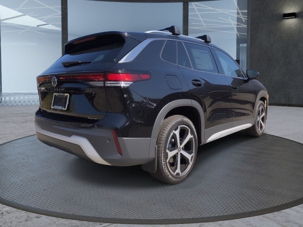 New 2025 Volkswagen Tiguan 2.0T SE SUV