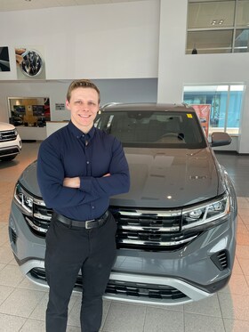 Staff member Josh Betten from ID_e0a89f5e8d0c