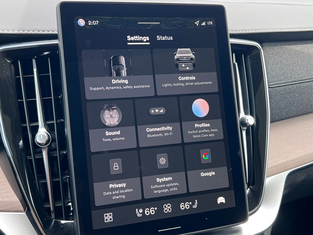 2026 Volvo XC90 Plus - Photo 23