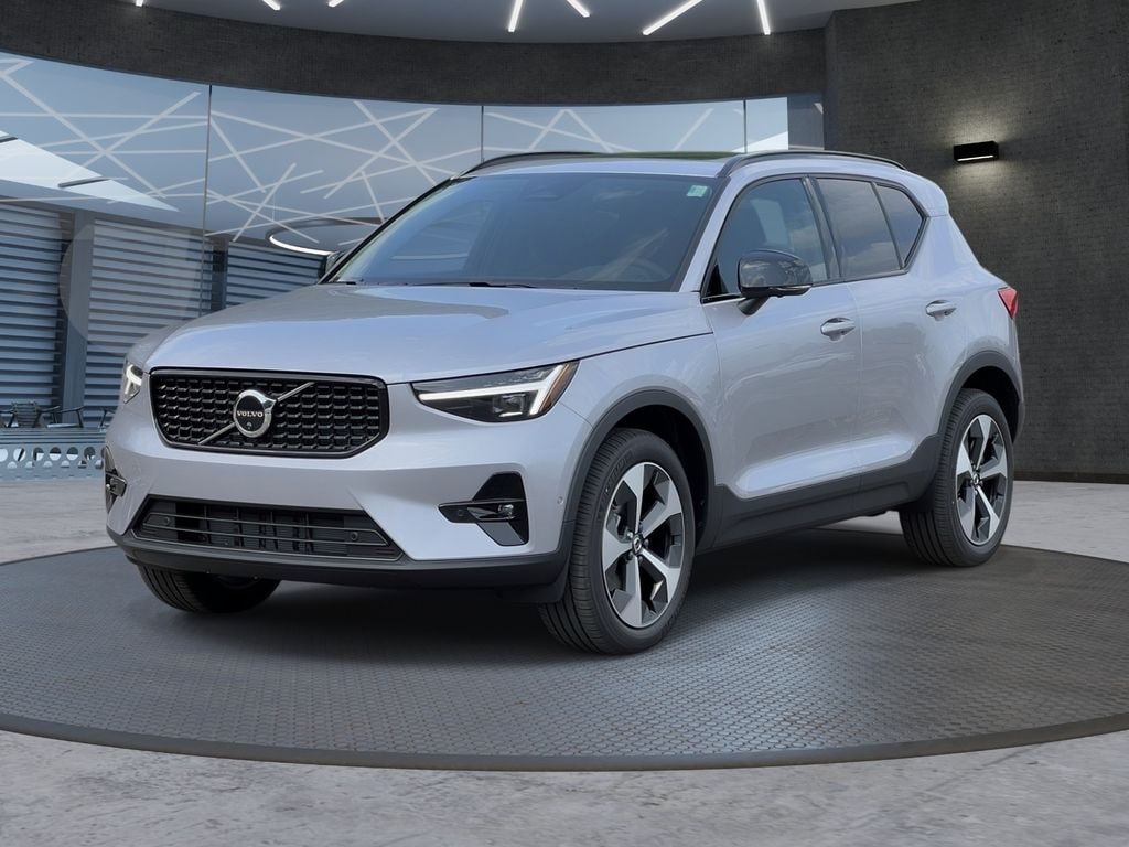 New 2026 Volvo XC40 B5 Plus SUV