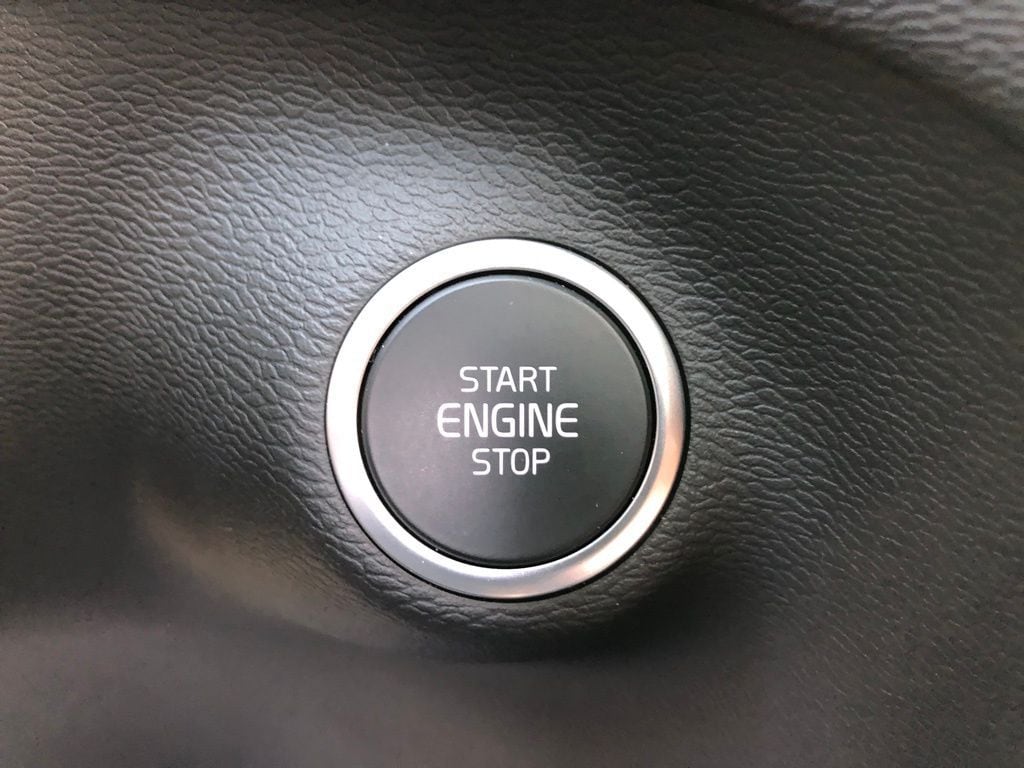 2026 Volvo XC40 Ultra Black Edition - Photo 17