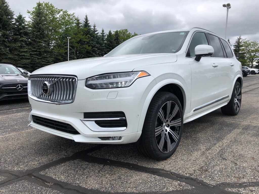 2025 Volvo XC90 Plus photo 3