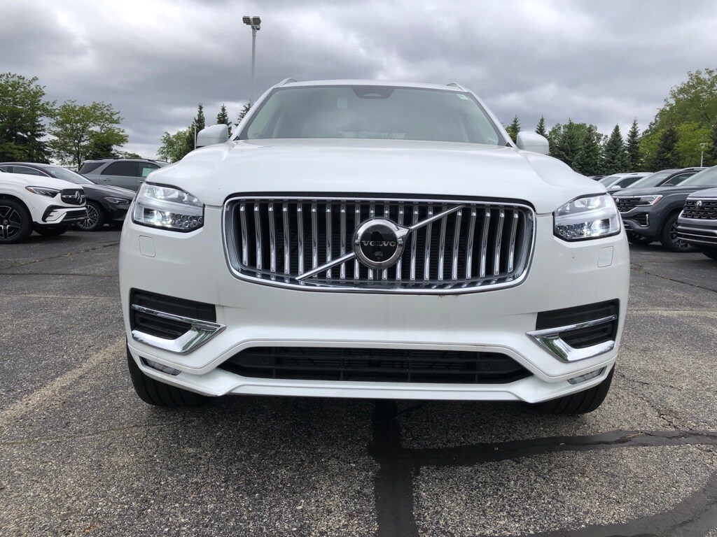 2025 Volvo XC90 Plus photo 2