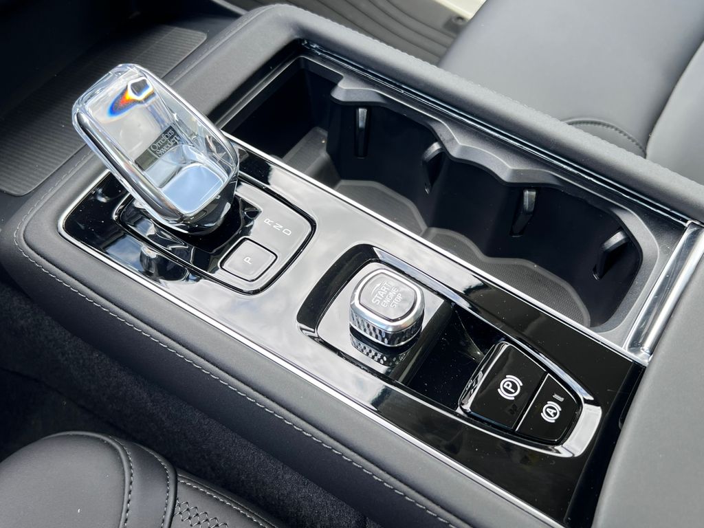 2026 Volvo XC90 Plus - Photo 27