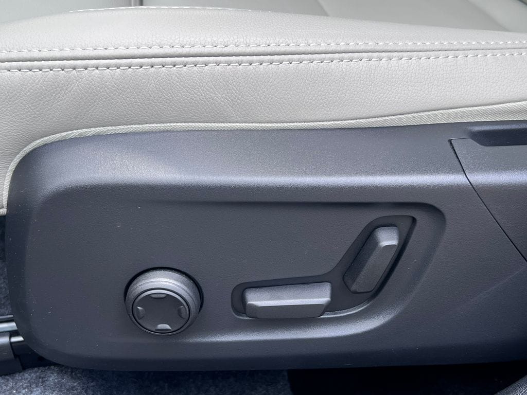 2026 Volvo XC40 Ultra - Photo 14