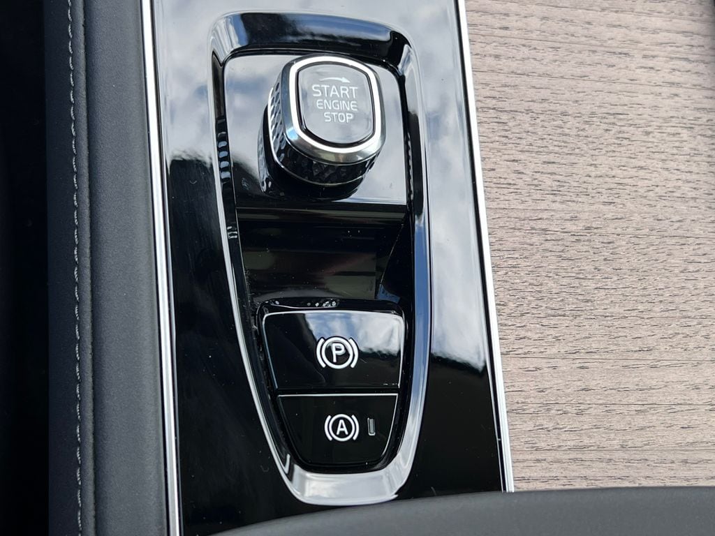 2026 Volvo XC90 Plus - Photo 29