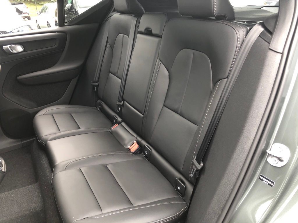 2026 Volvo XC40 Core - Photo 25