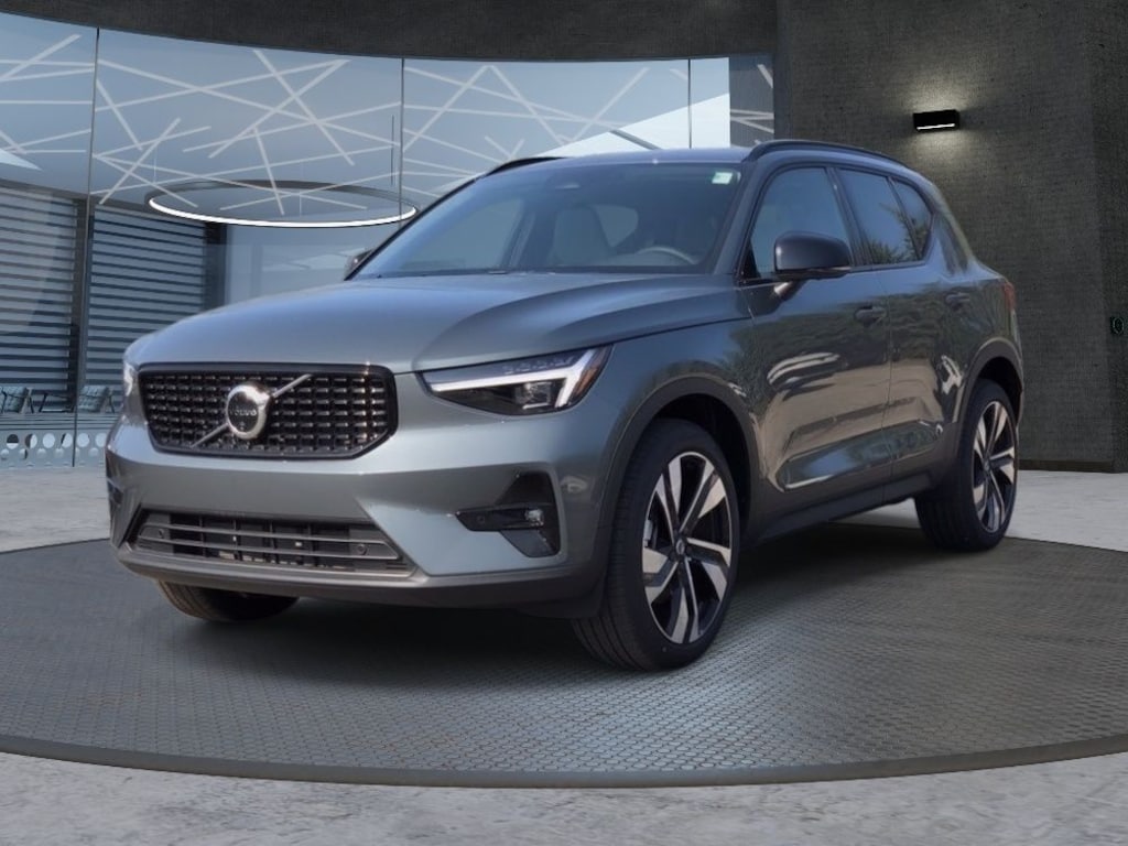 New 2026 Volvo XC40 B5 Ultra SUV