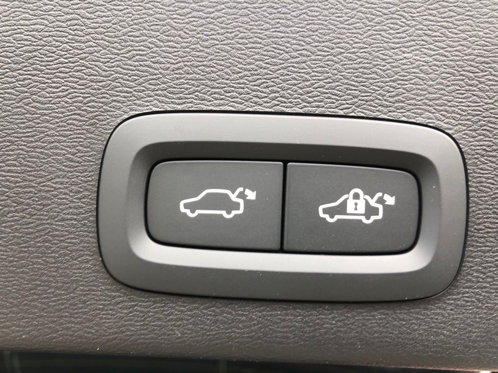 2026 Volvo XC40 Core - Photo 29