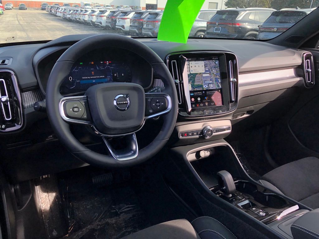 2026 Volvo XC40 Ultra Black Edition - Photo 9