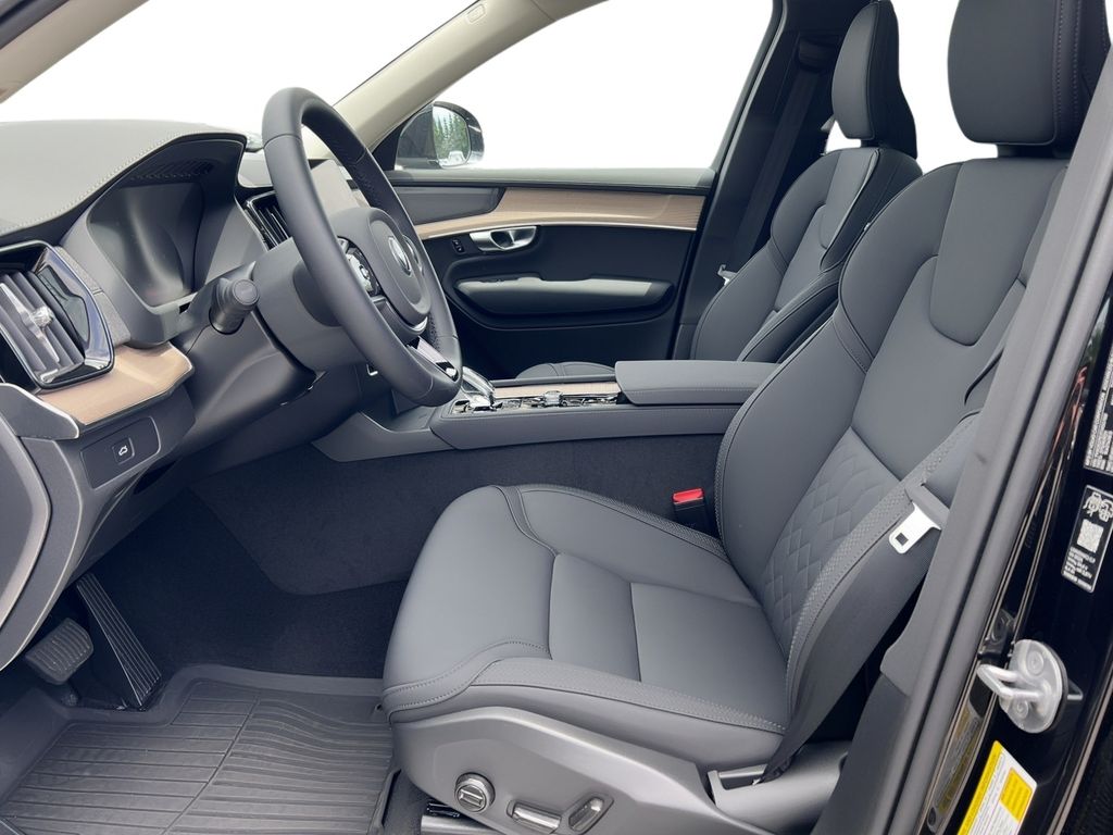 2026 Volvo XC90 Plus - Photo 6