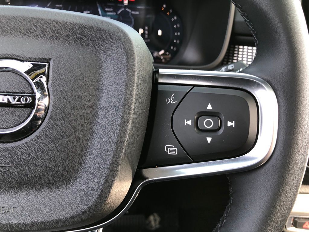 2026 Volvo XC40 Ultra Black Edition - Photo 16