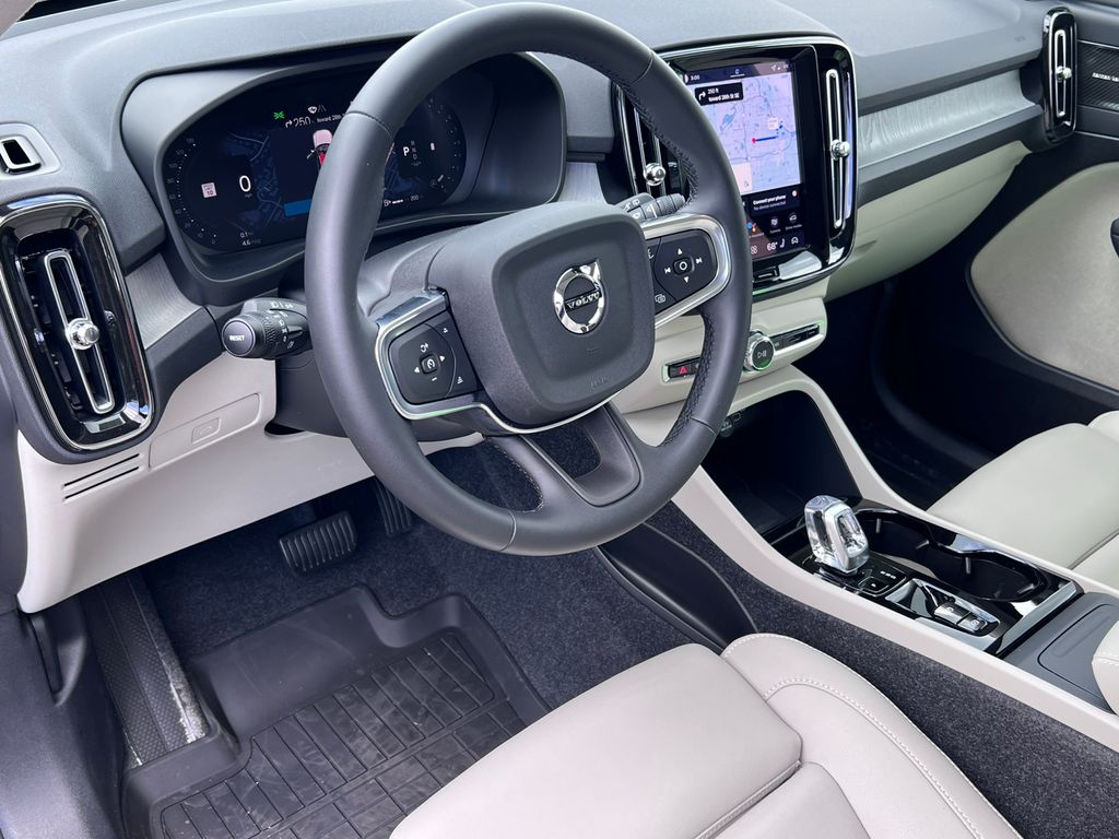 2026 Volvo XC40 Ultra - Photo 16