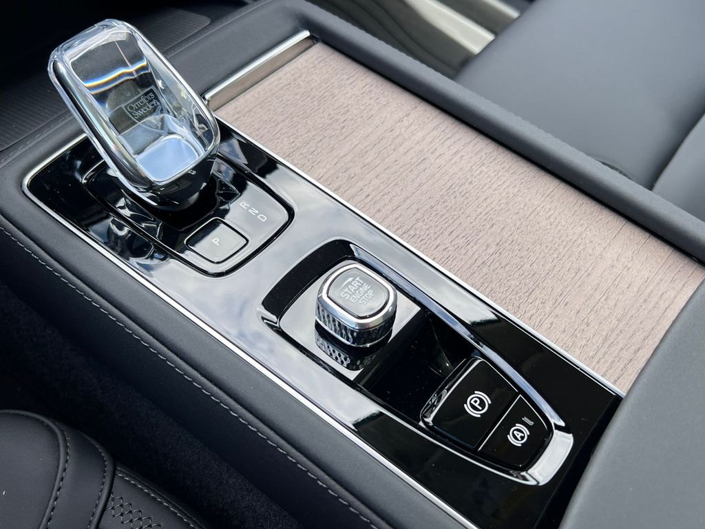 2026 Volvo XC90 Plus - Photo 26
