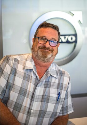 Staff member Mark Maslonka from ID_69a6ddb14412