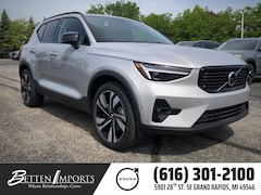 2025 Volvo XC40 B5 Ultra Dark Theme SUV