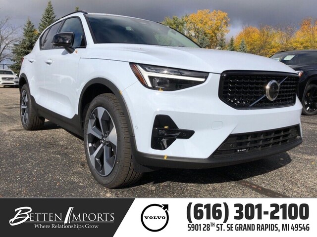 2026 Volvo XC40 B5 Plus AWD SUV