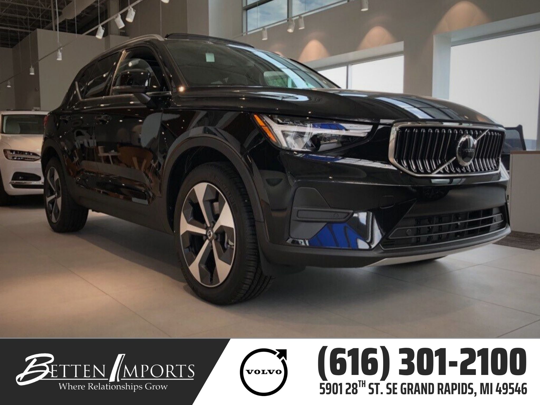 2025 Volvo XC40 SUV 