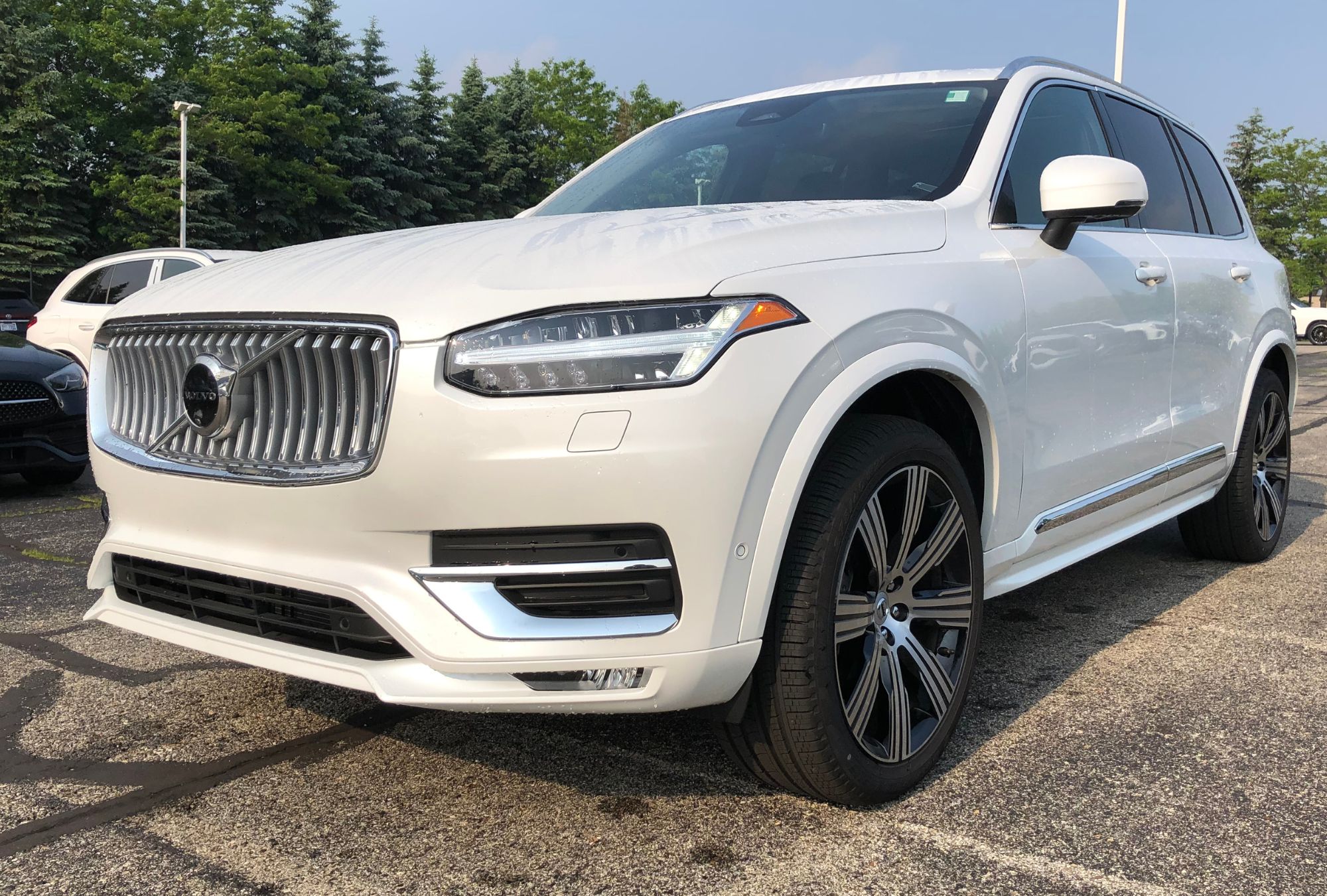 2025 Volvo XC90 Plus photo 3
