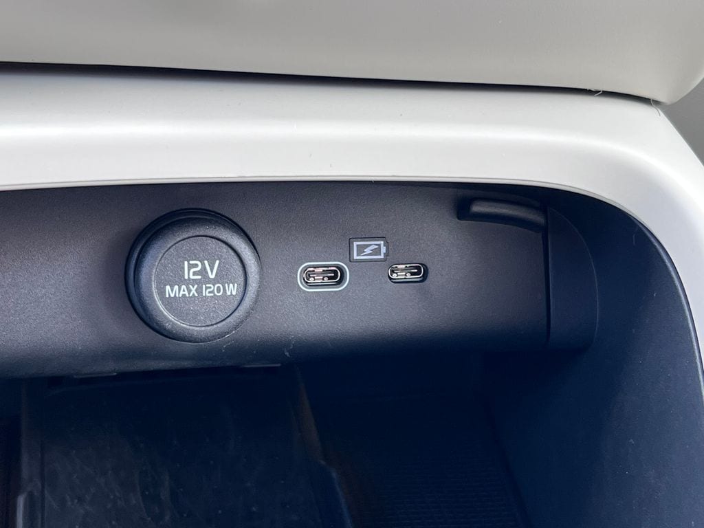 2026 Volvo XC40 Ultra - Photo 25