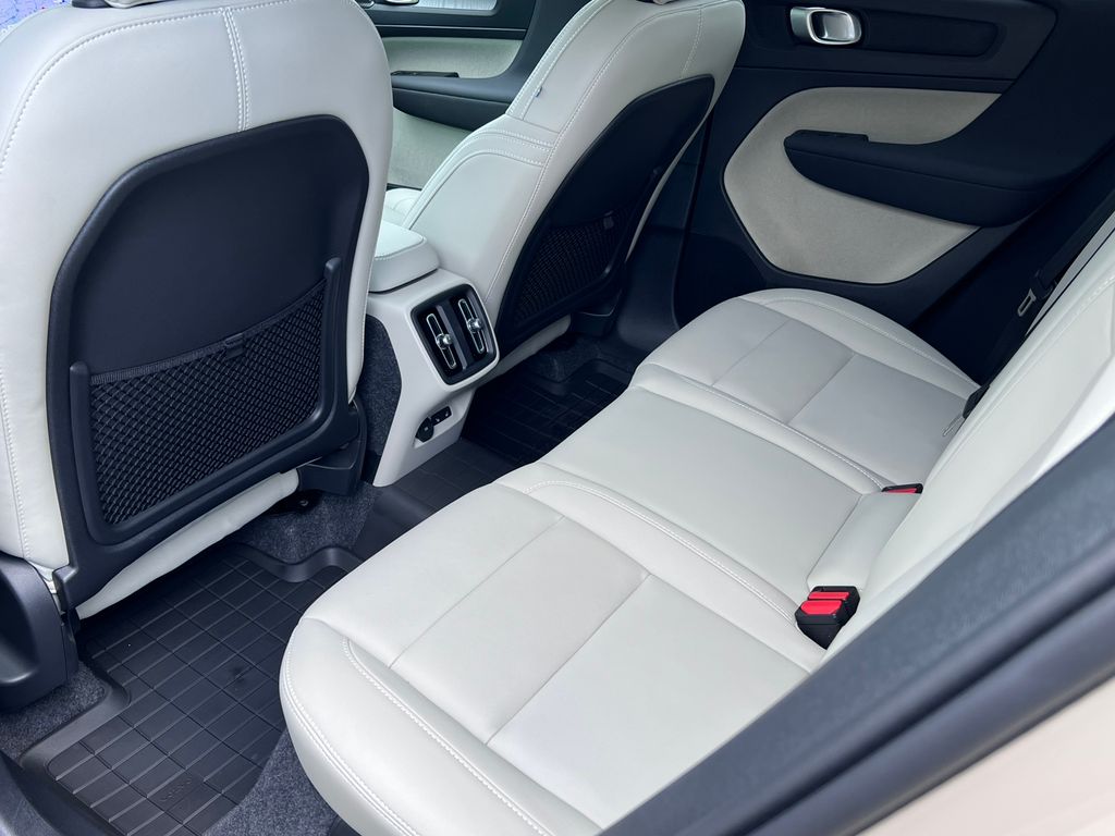 2026 Volvo XC40 Ultra - Photo 29