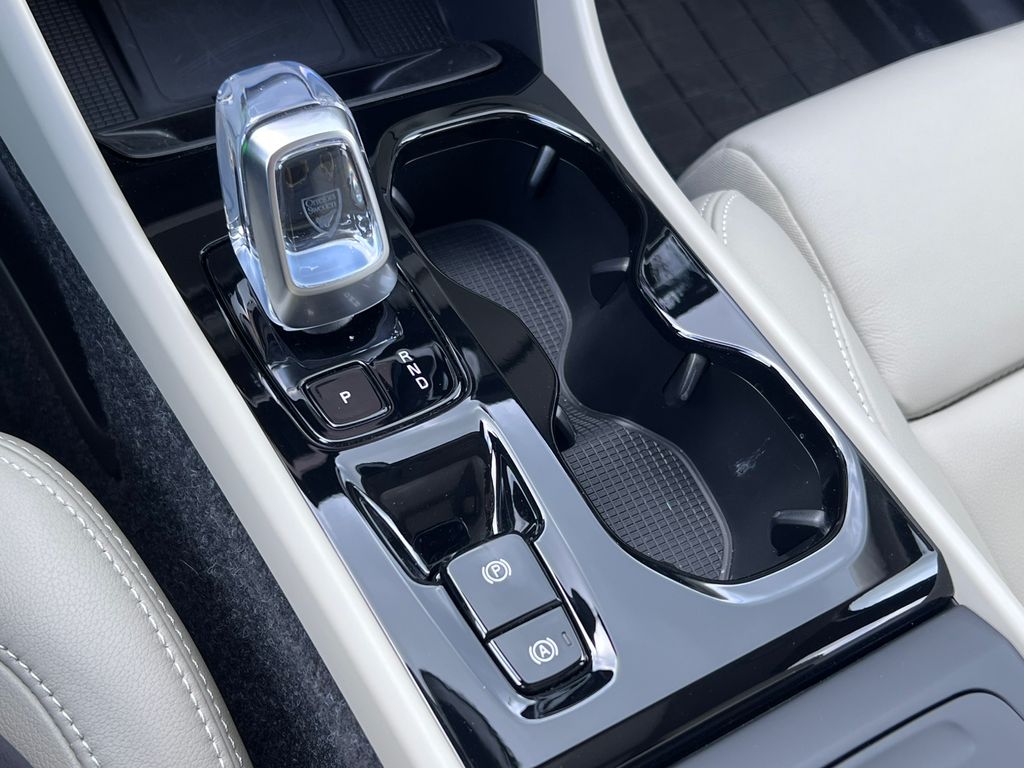 2026 Volvo XC40 Ultra - Photo 26