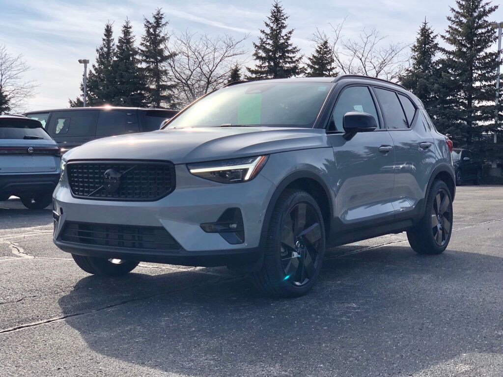 Used 2026 Volvo XC40 B5 Ultra Black Edition SUV