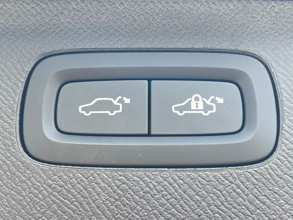 2026 Volvo XC90 Plus - Photo 34