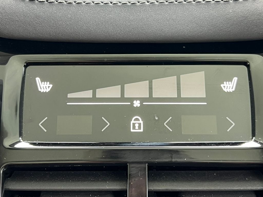 2026 Volvo XC90 Plus - Photo 31