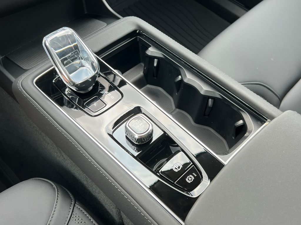 2026 Volvo XC90 Plus - Photo 27