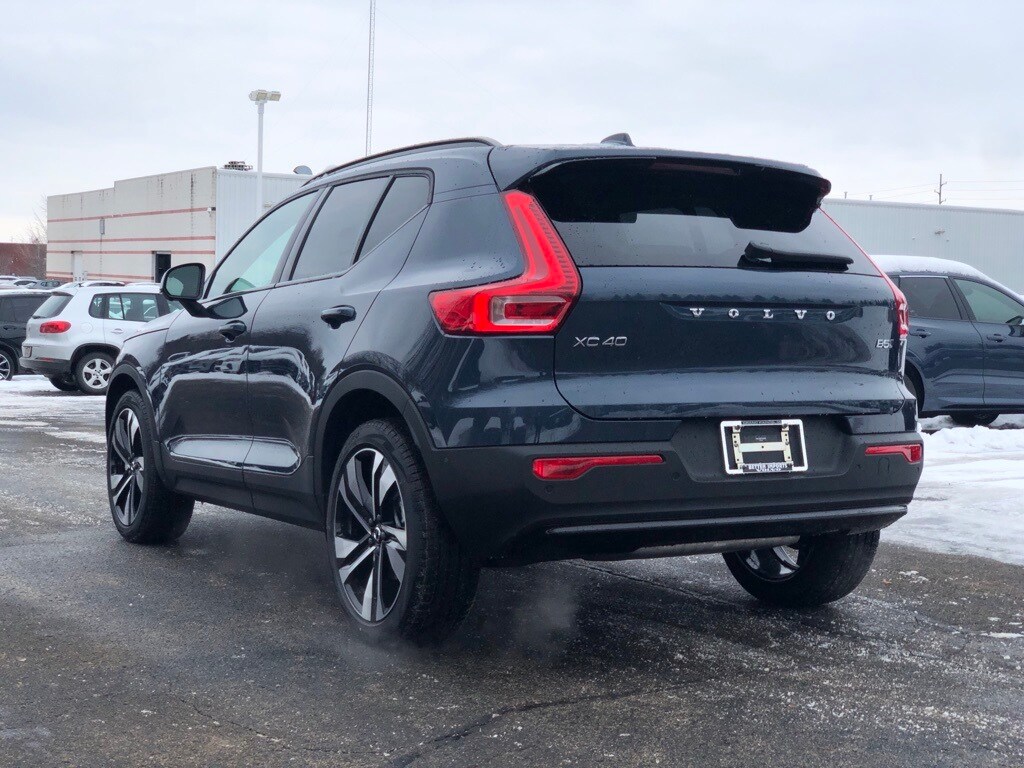 New 2026 Volvo XC40 B5 Ultra SUV