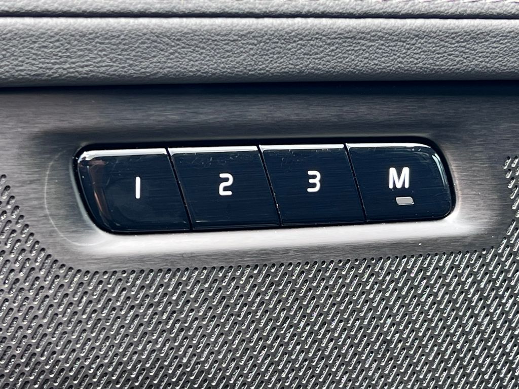 2026 Volvo XC90 Plus - Photo 12