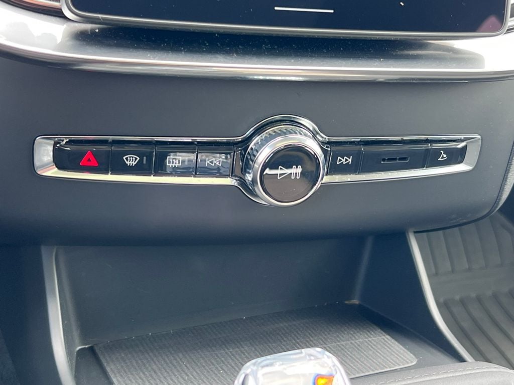 2026 Volvo XC90 Plus - Photo 24