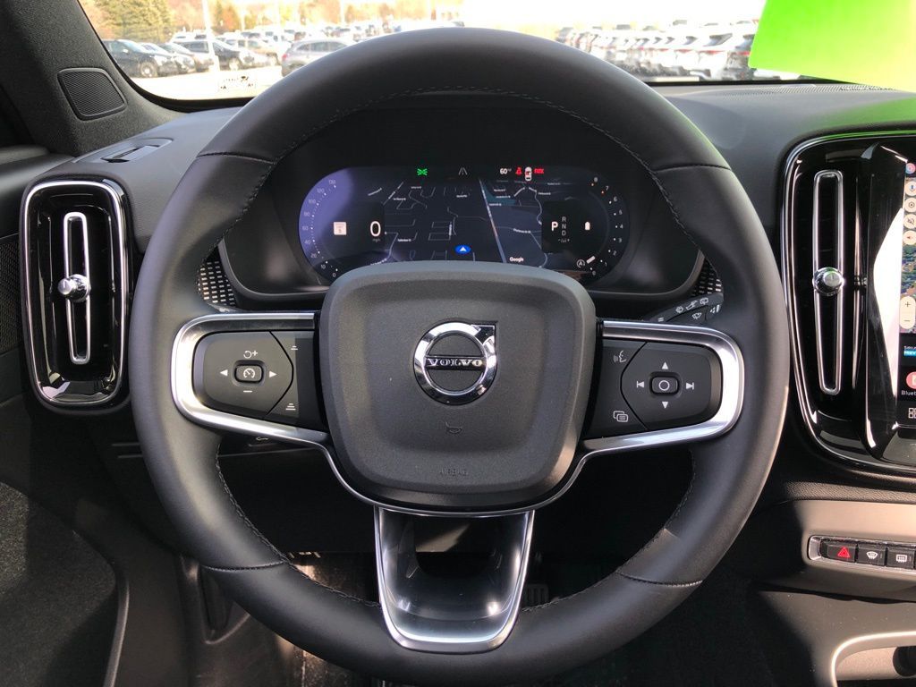 2026 Volvo XC40 Ultra Black Edition - Photo 12